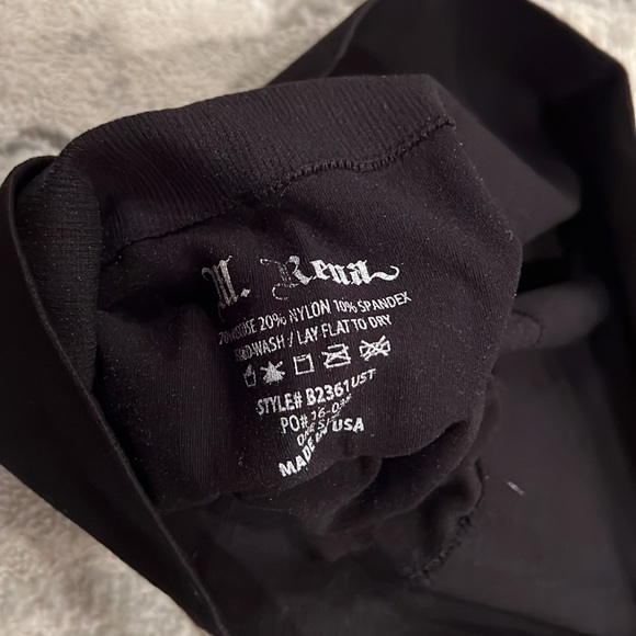 M. Rena Tights - Picture 4 of 5